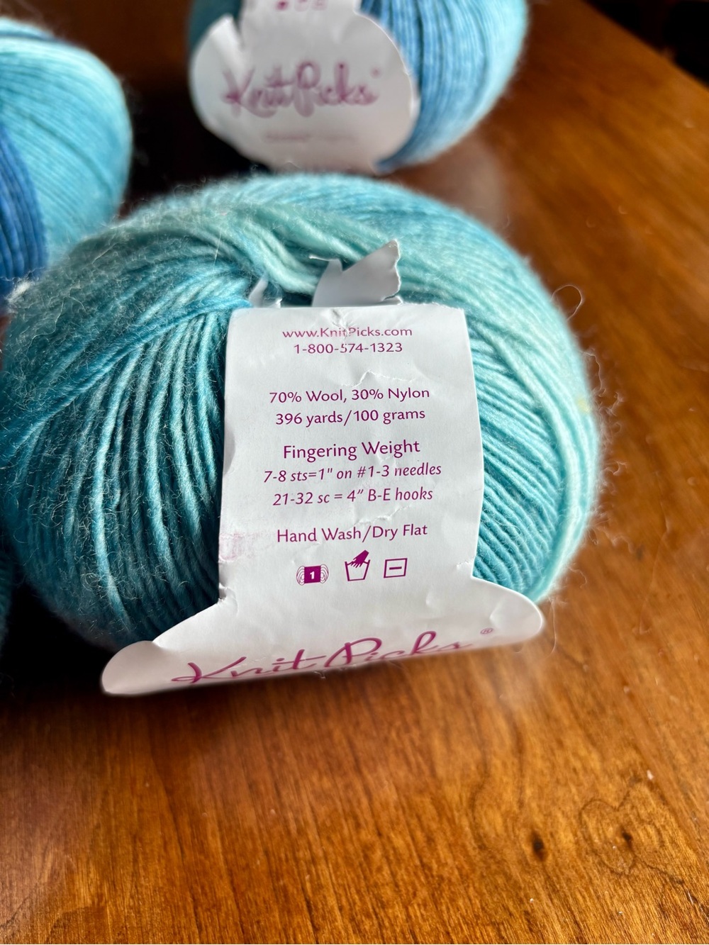 Knit Picks Chroma Wool Blend Fingering Yarn in Aqua & Teal - Picture 3 of 4